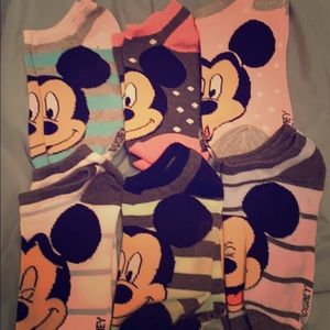6 Disney women’s mickey mouse socks